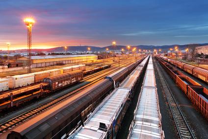 Graphic highlighting Chicago's significance in logistics, connecting rail, air, and trucking for supply chain efficiency