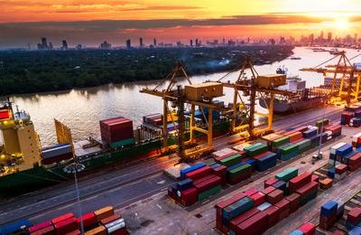 Visual guide to managing and preparing for Trans-Pacific trade delays, ensuring supply chain continuity