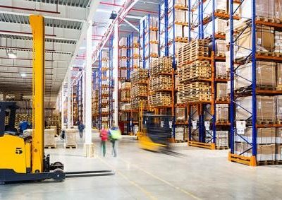 Insightful tips for improving warehousing strategy, focusing on storage, productivity, and advanced equipment
