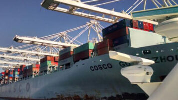 Infographic depicting logistics capacity constraints and supply chain challenges for SEO-optimized content